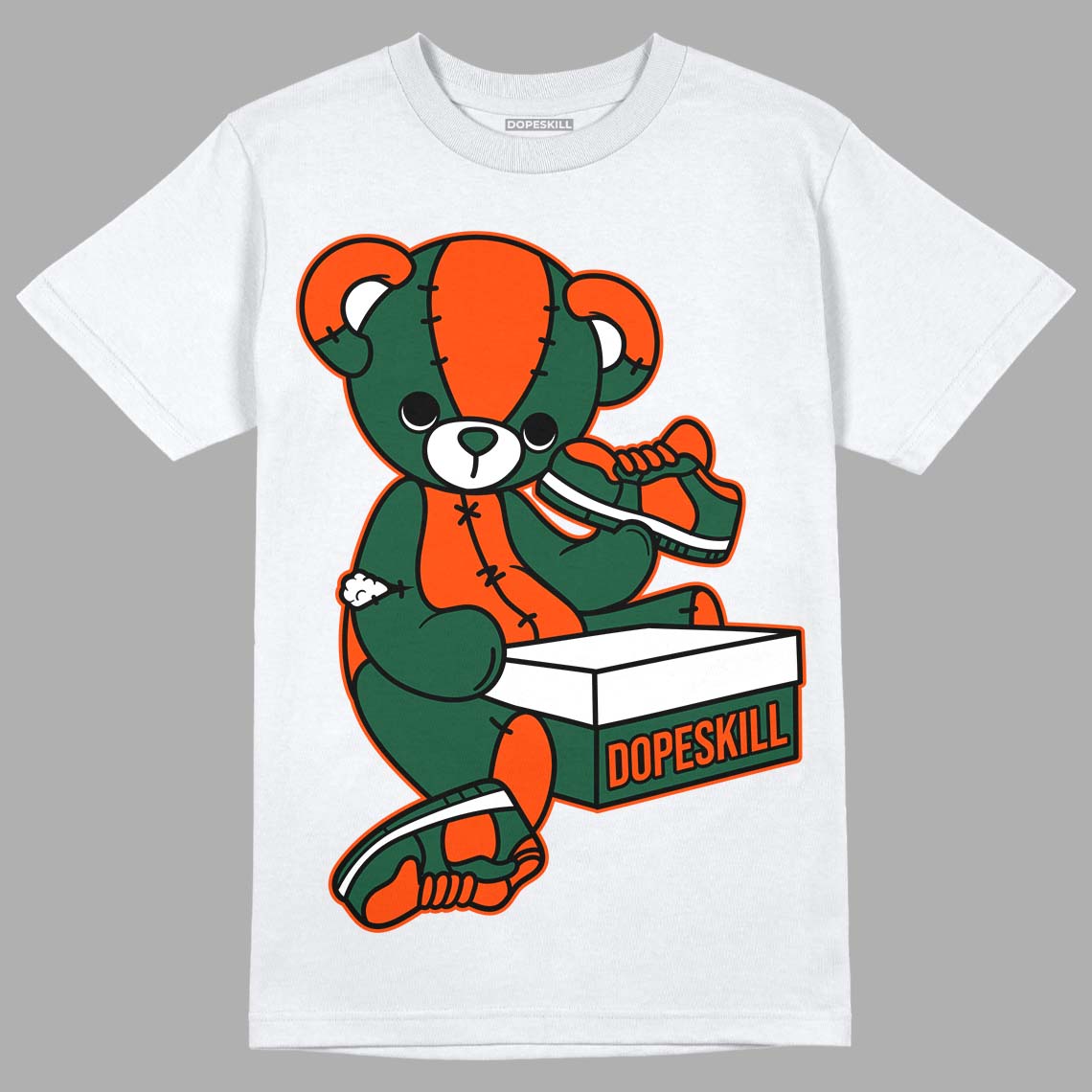 Dunk Low Team Dark Green Orange superstreetwear T-Shirt Sneakerhead BEAR Graphic