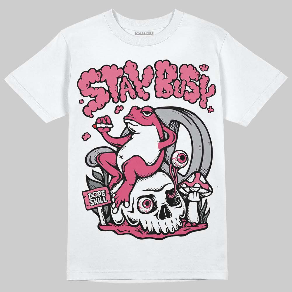 White Fluo Pink superstreetwear T-Shirt Stay Busy Graphic